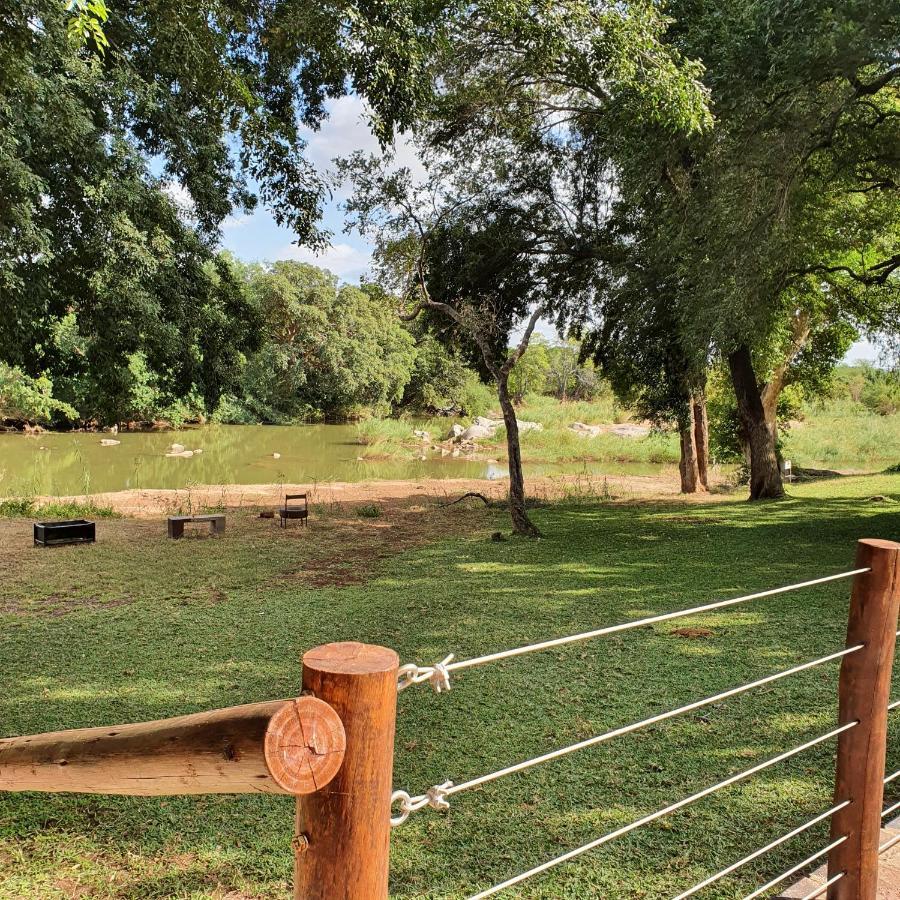 Ekuthuleni River Front Chalets Maruleng Extérieur photo